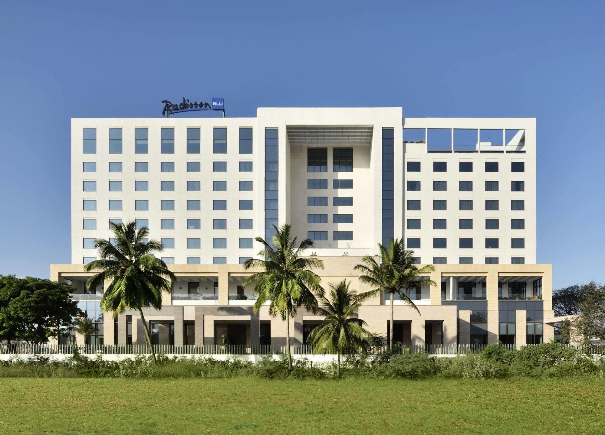 Radisson Blu Coimbatore Hotel Bagian luar foto