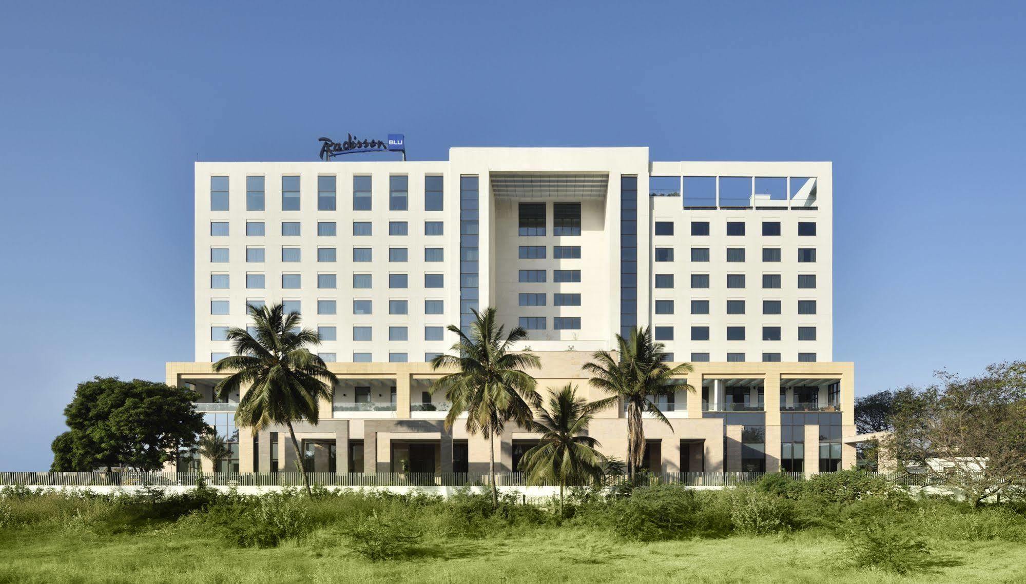 Radisson Blu Coimbatore Hotel Bagian luar foto